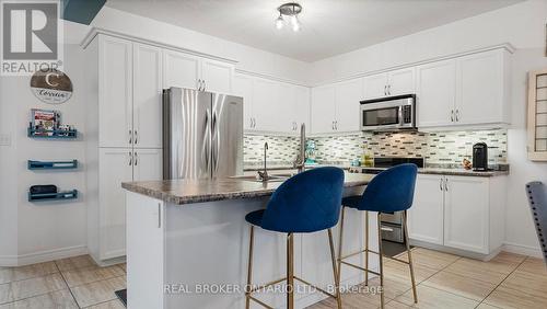 211 Maple Bush Drive, Cambridge, ON - Indoor Photo Showing Kitchen With Stainless Steel Kitchen With Upgraded Kitchen