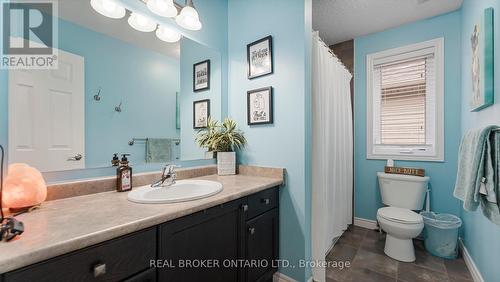 211 Maple Bush Drive, Cambridge, ON - Indoor Photo Showing Bathroom