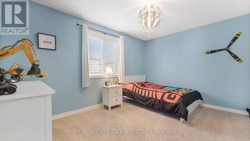 211 Maple Bush Drive, Cambridge, ON - Indoor Photo Showing Bedroom