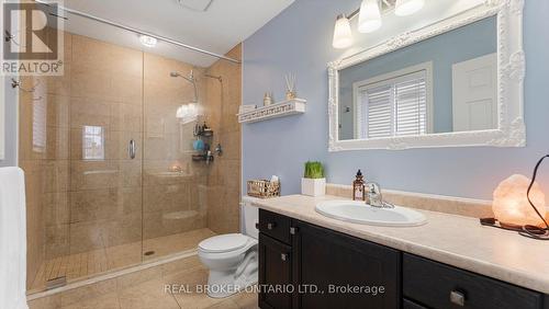 211 Maple Bush Drive, Cambridge, ON - Indoor Photo Showing Bathroom