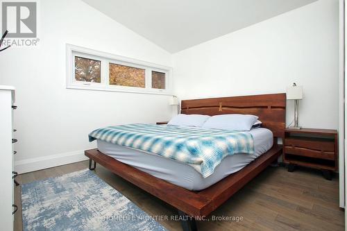 2517 Truscott Drive, Mississauga, ON - Indoor Photo Showing Bedroom