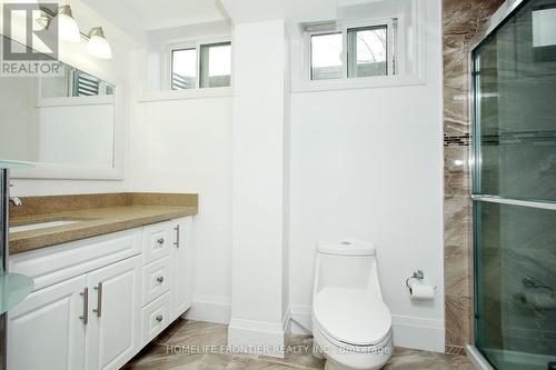 2517 Truscott Drive, Mississauga, ON - Indoor Photo Showing Bathroom