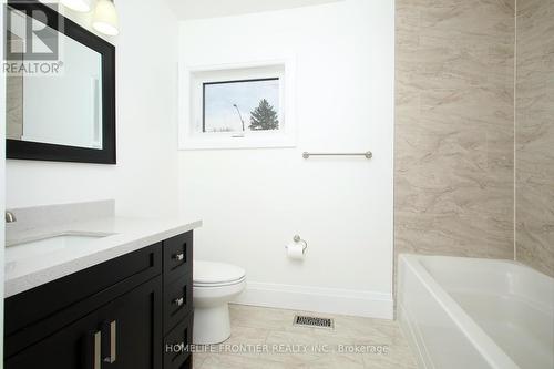 2517 Truscott Drive, Mississauga, ON - Indoor Photo Showing Bathroom