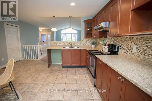 24 Bricker Court, Brantford, ON - Indoor Photo Showing Kitchen