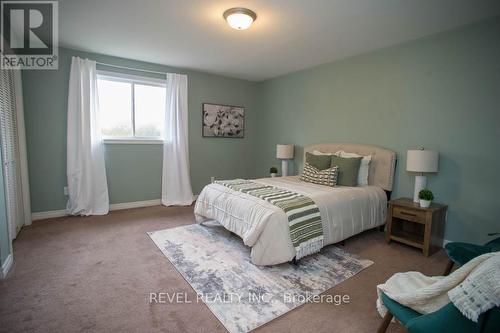 24 Bricker Court, Brantford, ON - Indoor Photo Showing Bedroom