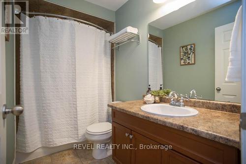 24 Bricker Court, Brantford, ON - Indoor Photo Showing Bathroom