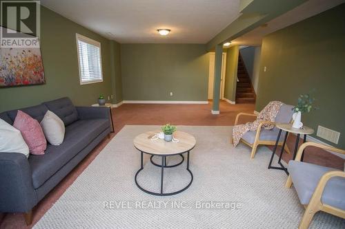 24 Bricker Court, Brantford, ON - Indoor Photo Showing Living Room