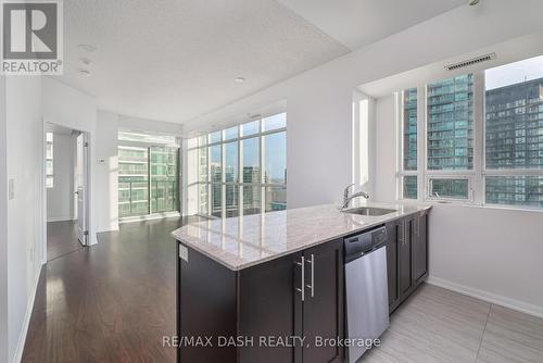 2207 - 125 Western Battery Road, Toronto, ON - Indoor Photo Showing Kitchen