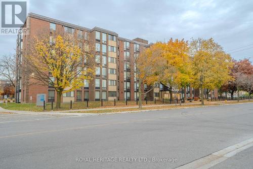 311 - 1540 Pickering Parkway, Pickering, ON - Outdoor