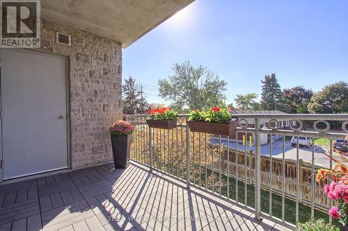 206 - 10 Ashton Road, Newmarket, ON - Outdoor With Balcony With Exterior