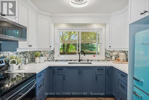 787 Churchill Lane, Georgina, ON - Indoor Photo Showing Kitchen With Double Sink