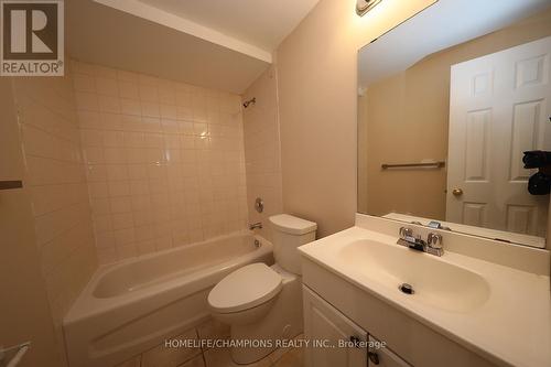 142 Estate Garden Avenue, Richmond Hill, ON - Indoor Photo Showing Bathroom