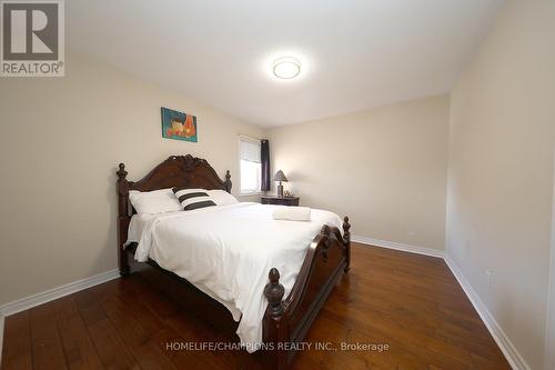 142 Estate Garden Avenue, Richmond Hill, ON - Indoor Photo Showing Bedroom