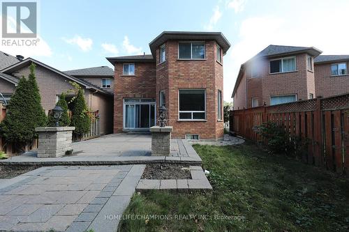 142 Estate Garden Avenue, Richmond Hill, ON - Outdoor