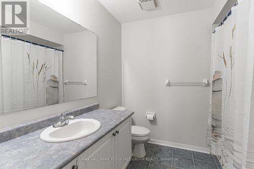 114 Maplewood Drive, Essa, ON - Indoor Photo Showing Bathroom