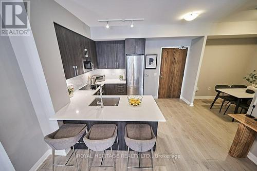 530 - 99 Eagle Rock Way, Vaughan, ON - Indoor Photo Showing Kitchen