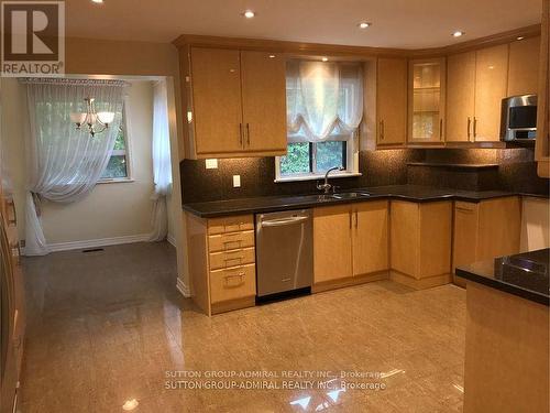 129 Crestwood Road, Vaughan, ON - Indoor Photo Showing Kitchen With Double Sink