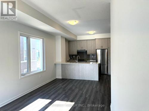 Th234 - 121 Honeycrisp Crescent, Vaughan, ON - Indoor Photo Showing Kitchen With Double Sink