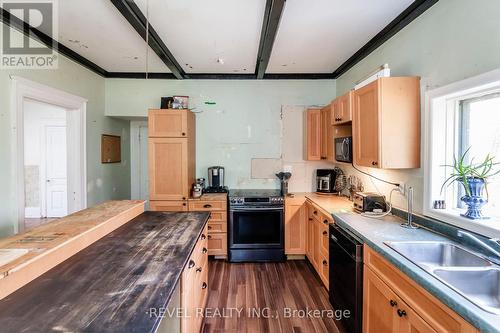 38 Richard Street, Tay, ON - Indoor Photo Showing Kitchen With Double Sink