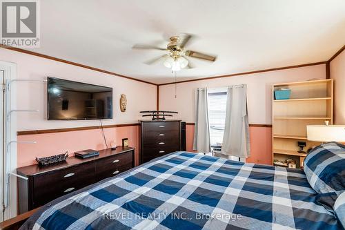 38 Richard Street, Tay, ON - Indoor Photo Showing Bedroom