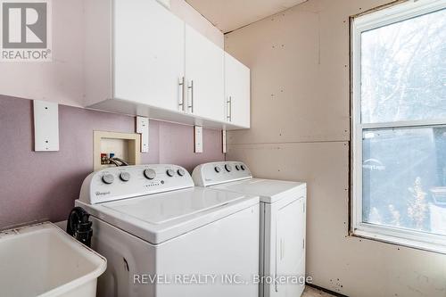 38 Richard Street, Tay, ON - Indoor Photo Showing Laundry Room