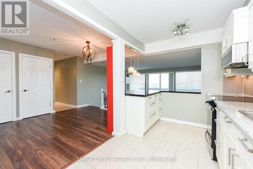 1304 - 240 Scarlett Road, Toronto, ON - Indoor Photo Showing Kitchen