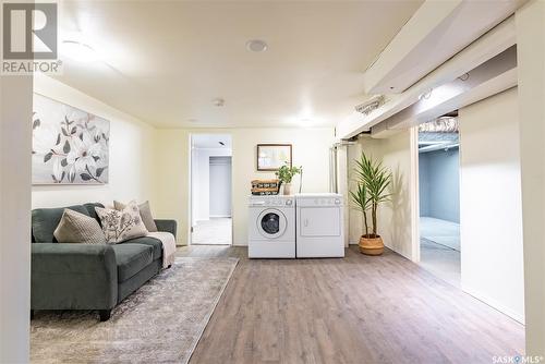 405 9Th Street E, Saskatoon, SK - Indoor Photo Showing Laundry Room