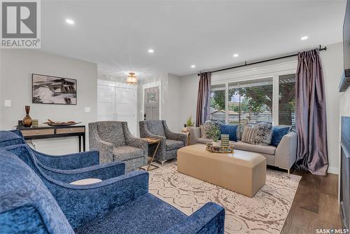 1125 15Th Street E, Saskatoon, SK - Indoor Photo Showing Living Room