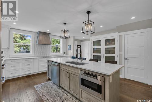 1125 15Th Street E, Saskatoon, SK - Indoor Photo Showing Kitchen With Upgraded Kitchen