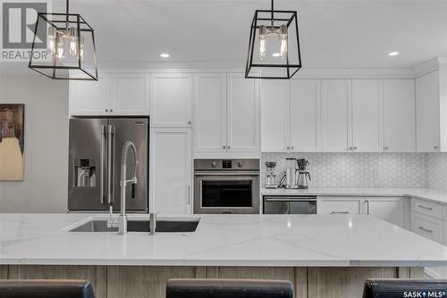 1125 15Th Street E, Saskatoon, SK - Indoor Photo Showing Kitchen With Upgraded Kitchen