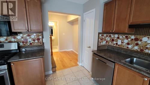 663 Scott Boulevard, Milton, ON - Indoor Photo Showing Kitchen