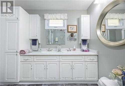 316 Culver Place, London, ON - Indoor Photo Showing Bathroom