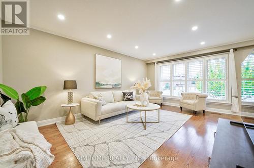 6 Wyndcliff Crescent, Toronto, ON - Indoor Photo Showing Living Room