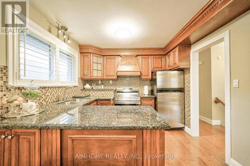 6 Wyndcliff Crescent, Toronto, ON - Indoor Photo Showing Kitchen