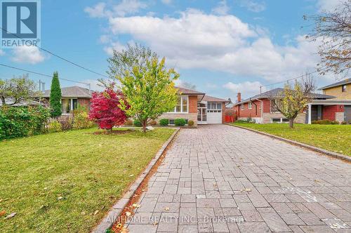 6 Wyndcliff Crescent, Toronto, ON - Outdoor