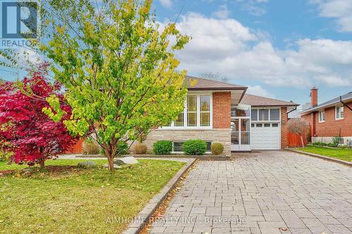 6 Wyndcliff Crescent, Toronto, ON - Outdoor