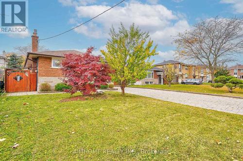 6 Wyndcliff Crescent, Toronto, ON - Outdoor