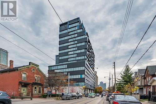 909 - 195 Mccaul Street, Toronto, ON 