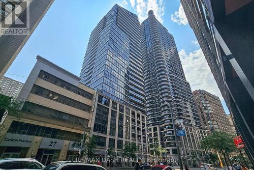 2010 - 25 Carlton Street, Toronto, ON - Outdoor With Facade