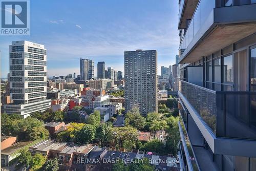 2010 - 25 Carlton Street, Toronto, ON - Outdoor