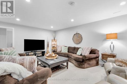 46 Timberwalk Trail, Middlesex Centre (Ilderton), ON - Indoor Photo Showing Living Room