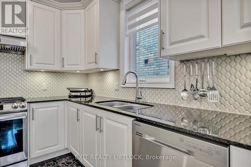 283 Noftall Gardens, Peterborough (Northcrest), ON - Indoor Photo Showing Kitchen With Double Sink With Upgraded Kitchen