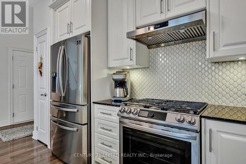 283 Noftall Gardens, Peterborough (Northcrest), ON - Indoor Photo Showing Kitchen With Stainless Steel Kitchen