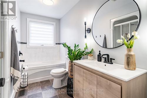 298 Glenarm Road, Kawartha Lakes (Woodville), ON - Indoor Photo Showing Bathroom