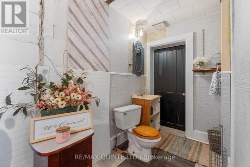 84 Robinson Street, Greater Napanee, ON - Indoor Photo Showing Bathroom