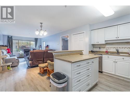 265 Froelich Road Unit# 105, Kelowna, BC - Indoor Photo Showing Kitchen