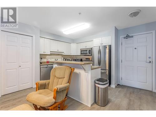 265 Froelich Road Unit# 105, Kelowna, BC - Indoor Photo Showing Kitchen