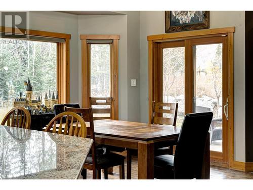 2202 Black Hawk Drive, Sparwood, BC - Indoor Photo Showing Dining Room