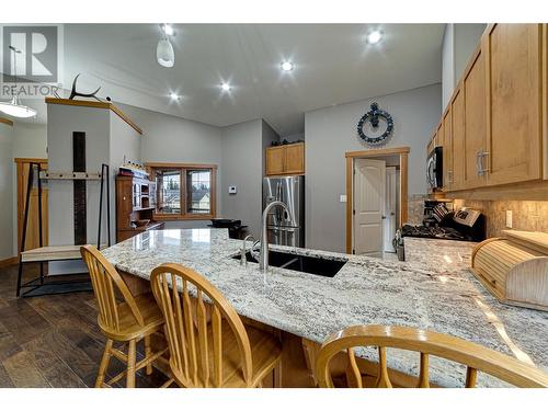 2202 Black Hawk Drive, Sparwood, BC - Indoor Photo Showing Kitchen