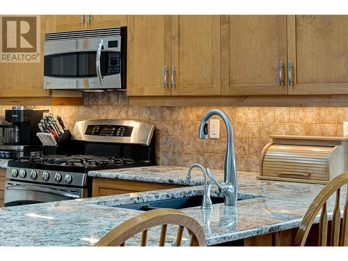 2202 Black Hawk Drive, Sparwood, BC - Indoor Photo Showing Kitchen